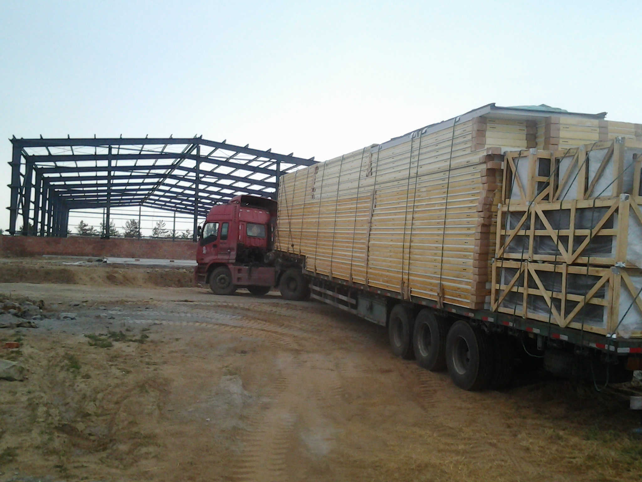 冷庫(kù)設(shè)備進(jìn)場(chǎng)